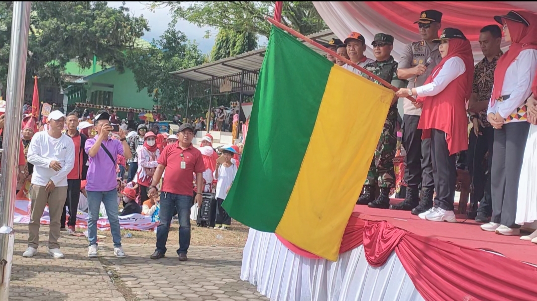 Pawai Karnaval HUT RI Ke-78 di Kotaagung Berlangsung Meriah