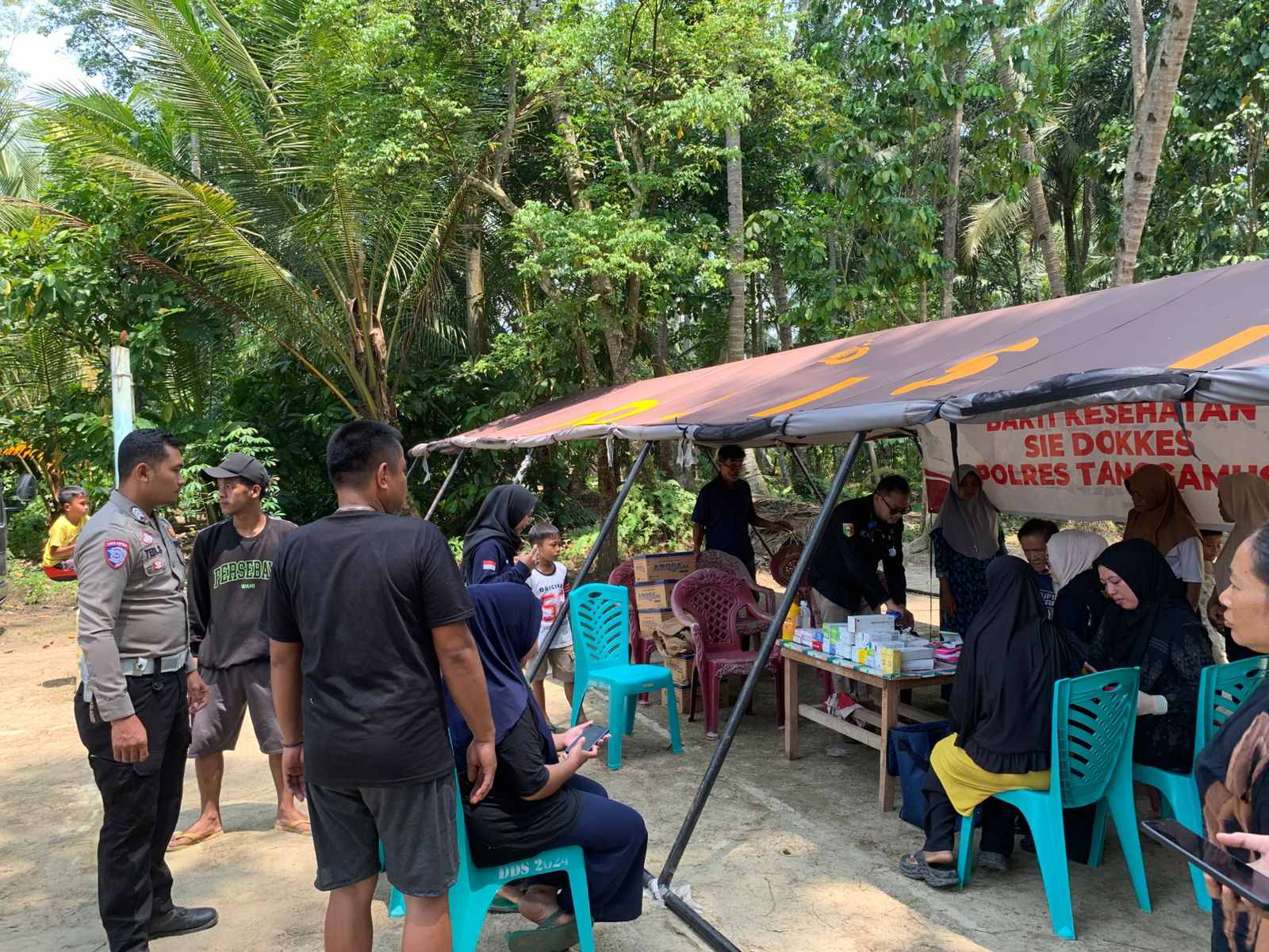 Tunjukkan Kepedulian, Polres Tanggamus Buka Pengobatan Gratis Bagi Warga Terdampak Gempa di Semaka