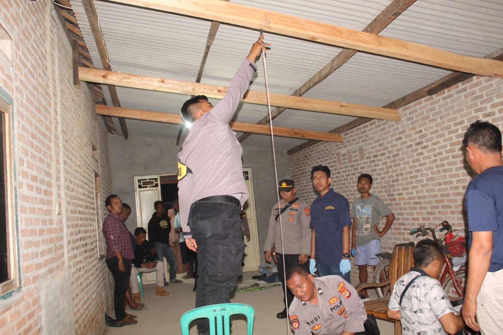 Pemuda di Pringsewu Nekat Gantung Diri di Garasi Rumahnya