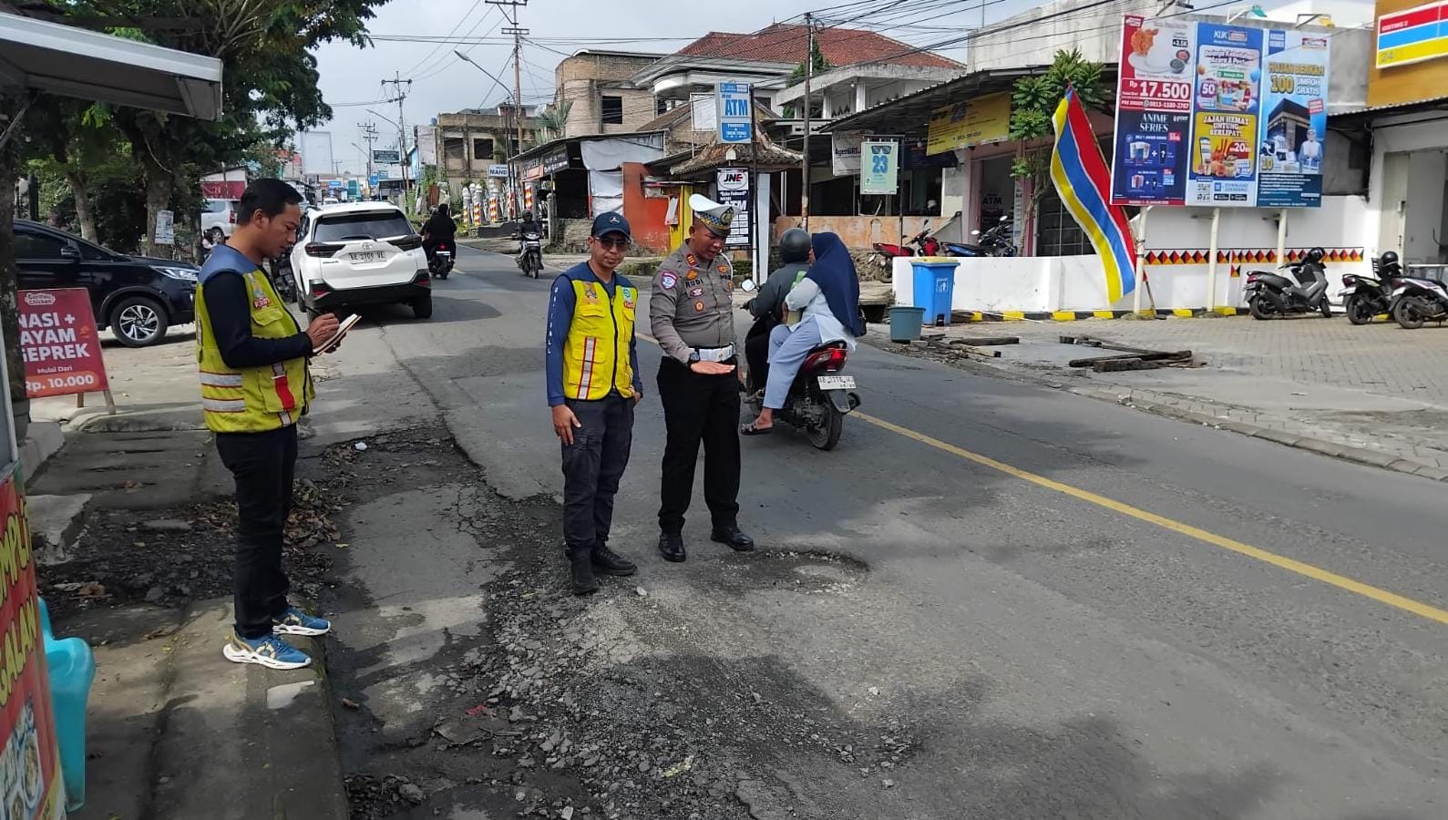 Jalan Berlubang dan Rawan Longsor Dilaporkan ke BPJN 