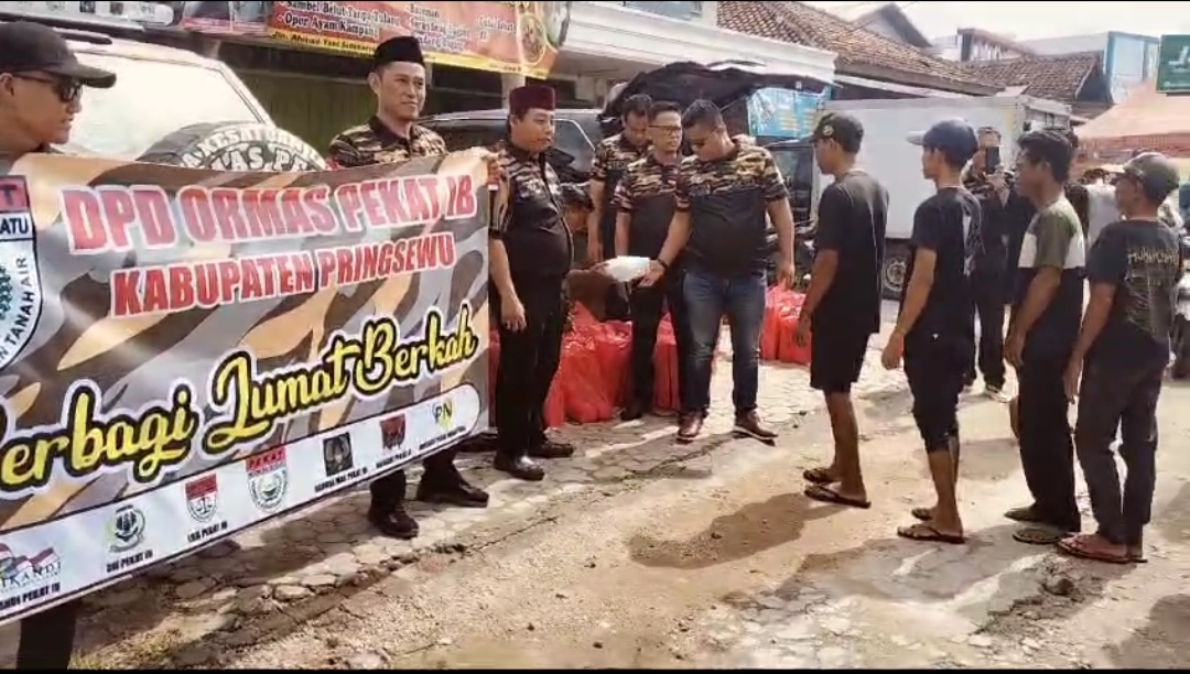 Jumat Berkah, DPD PEKAT IB Pringsewu bagikan 250 Nasi Kotak