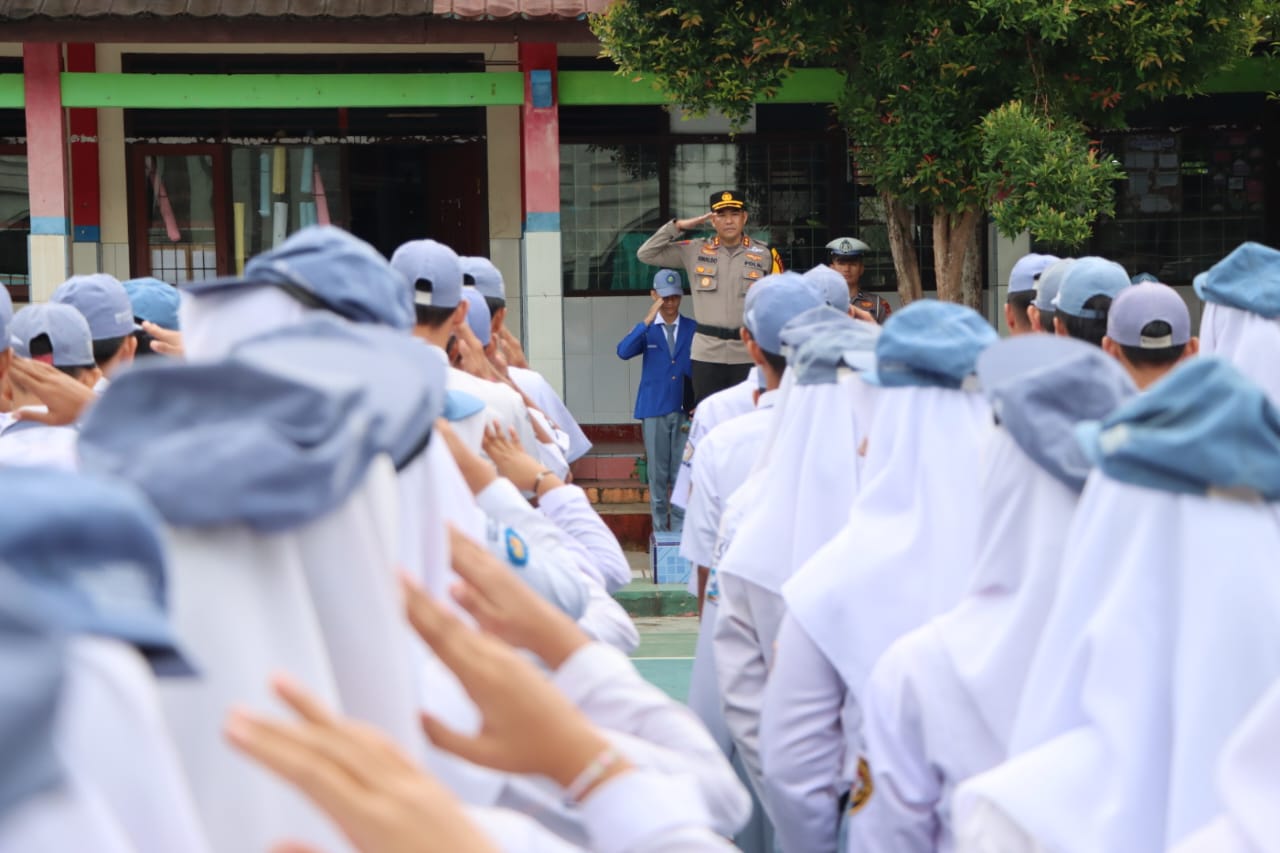 Jadi Irup Upacara di SMAN 1 Kota Agung, Ini Yang Disampaikan Kapolres Tanggamus 