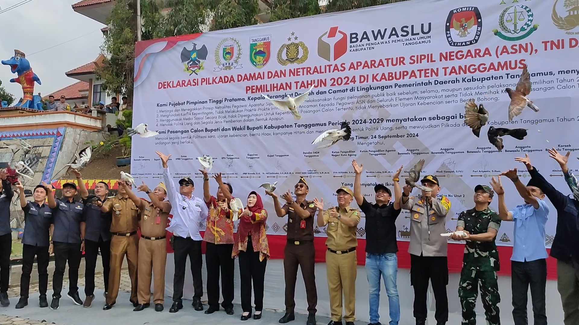 Pj Bupati Tanggamus Hadiri Deklarasi Pilkada Damai dan Netralitas ASN,TNI/Polri