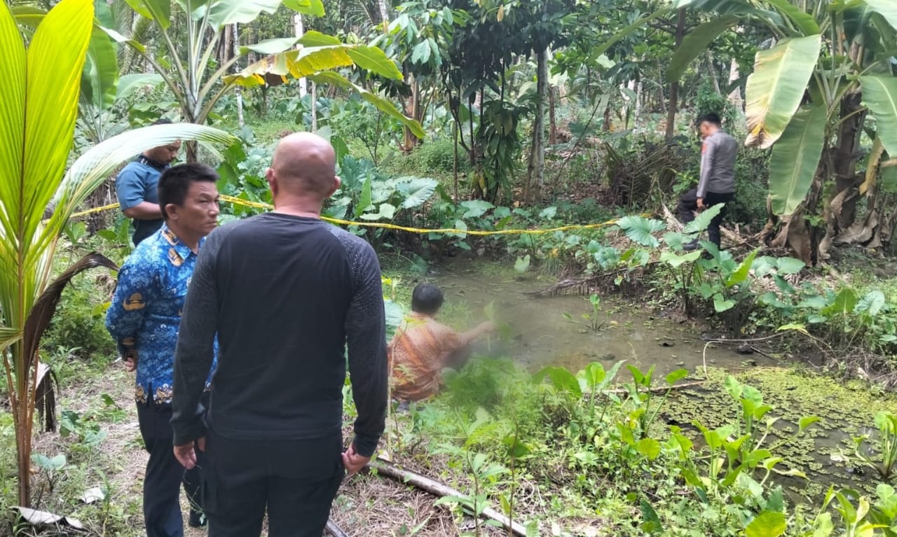 Geger,Mayat Pria Ditemukan di Kolam Pekon Tanjungan