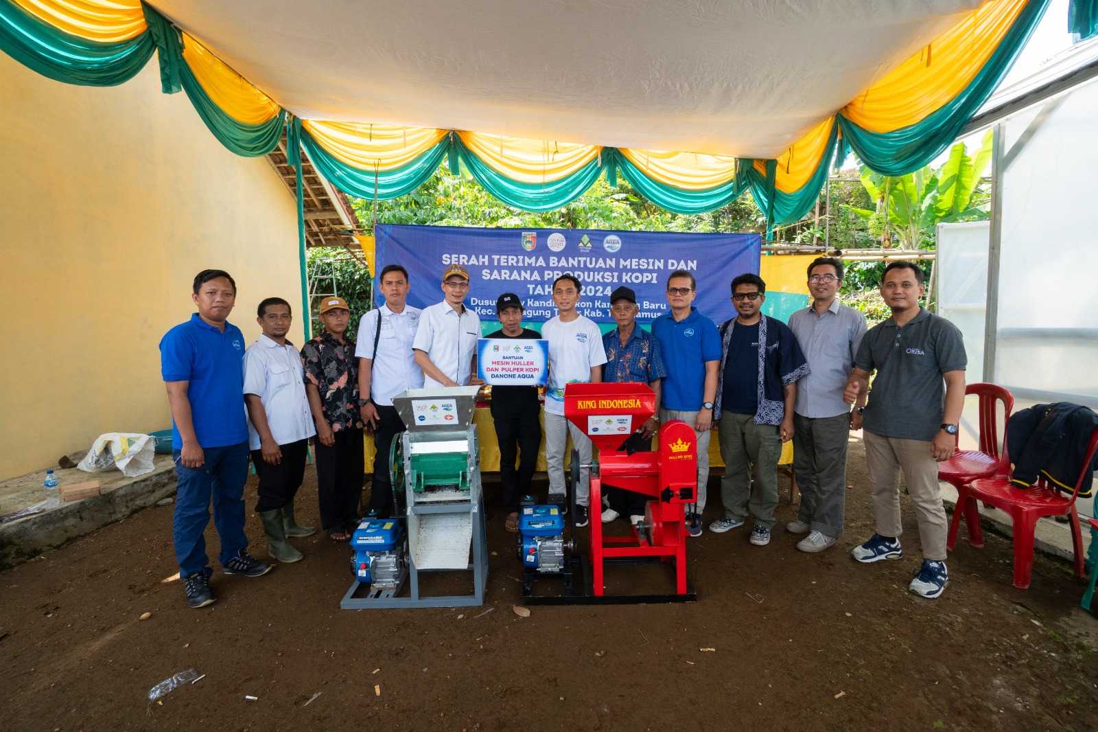 Petani Binaan Dapat Bantuan Mesin Olah Kopi Dari Pabrik AQUA Tanggamus 