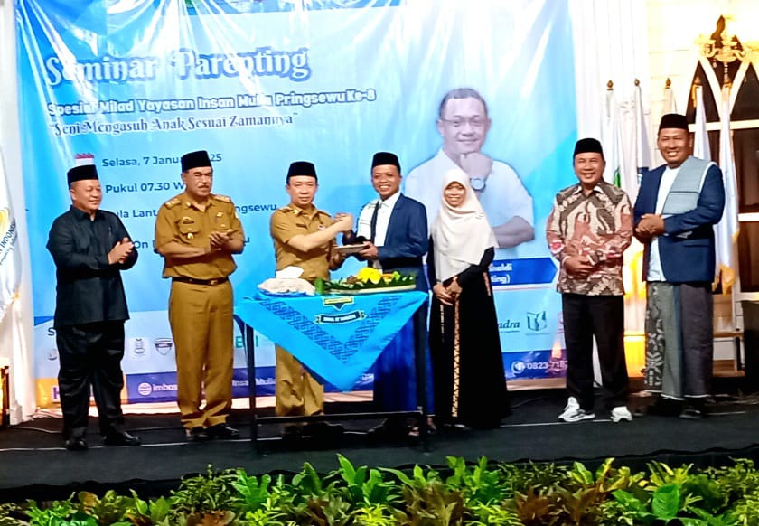 Pj. Bupati Pringsewu Buka Seminar Parenting  di  IMBOS. 