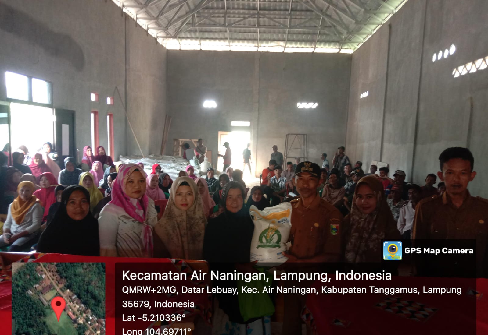 950 KPM Pekon Datar Lebuay Kecamatan Airnaningan Terima Bantuan Beras