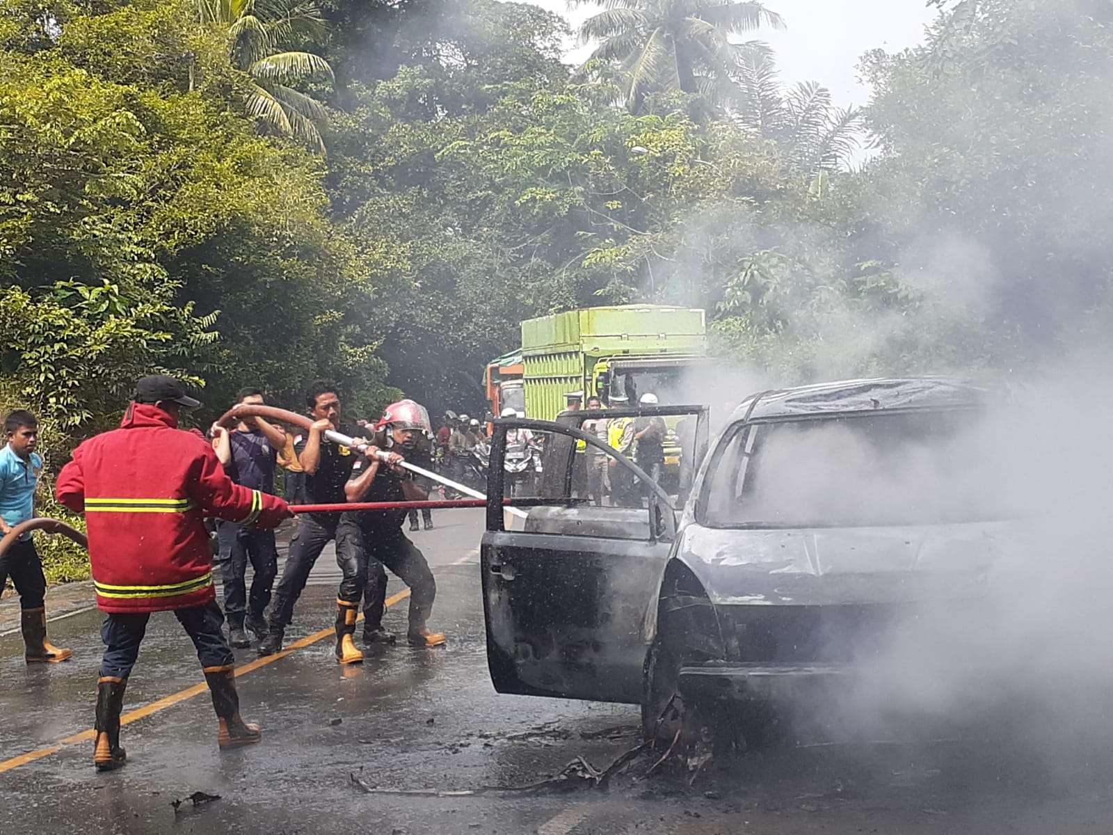 Livina Terbakar di Jalinbar Tanggamus, Berikut 5 Cara Pencegahan Mobil Terbakar