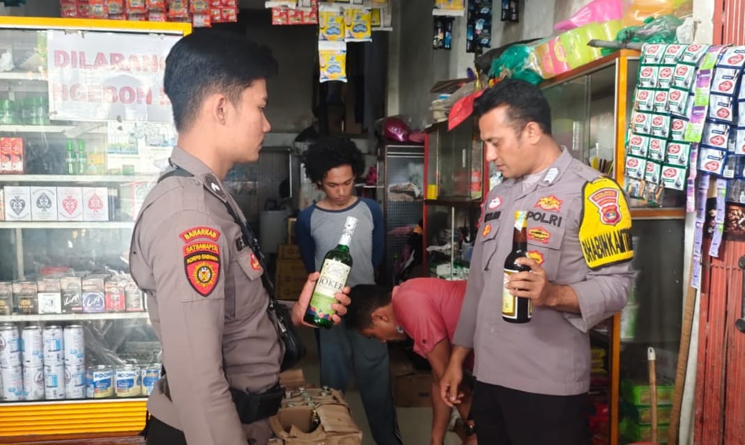 Razia di Gisting, Polsek Talangpadang Amankan Sejumlah Botol Miras