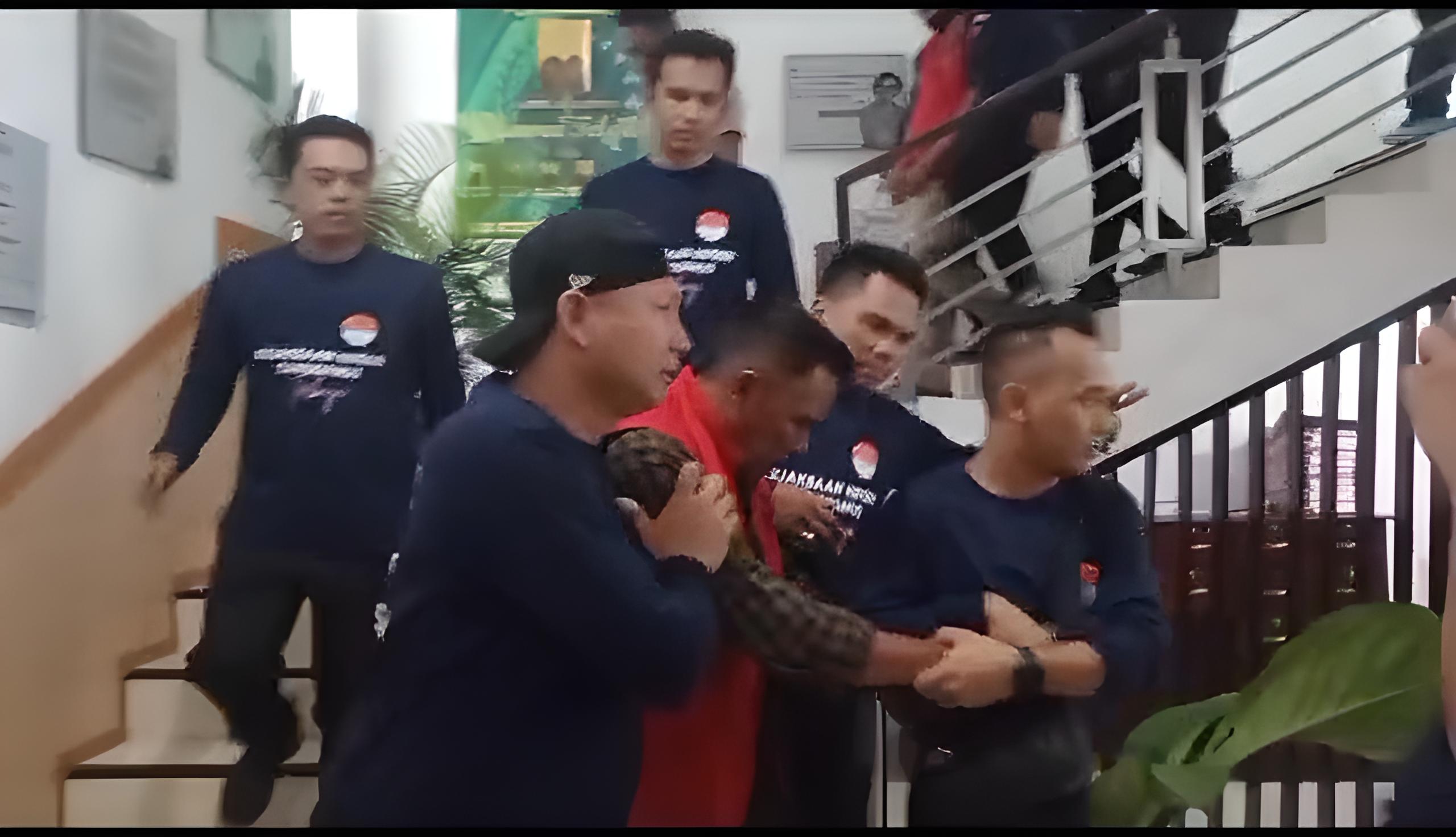 Diperiksa 4 Jam, BW Oknum Anggota DPRD Tanggamus Akhirnya Ditahan Kejari Tanggamus 