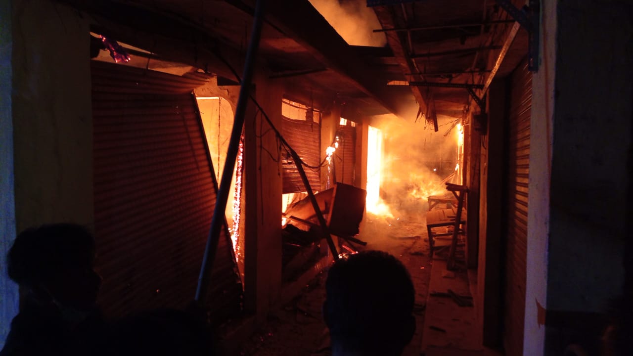 Kerugian Kebakaran Lima Kios di Pasar Gadingrejo Pringsewu Capai 300 Jutaan