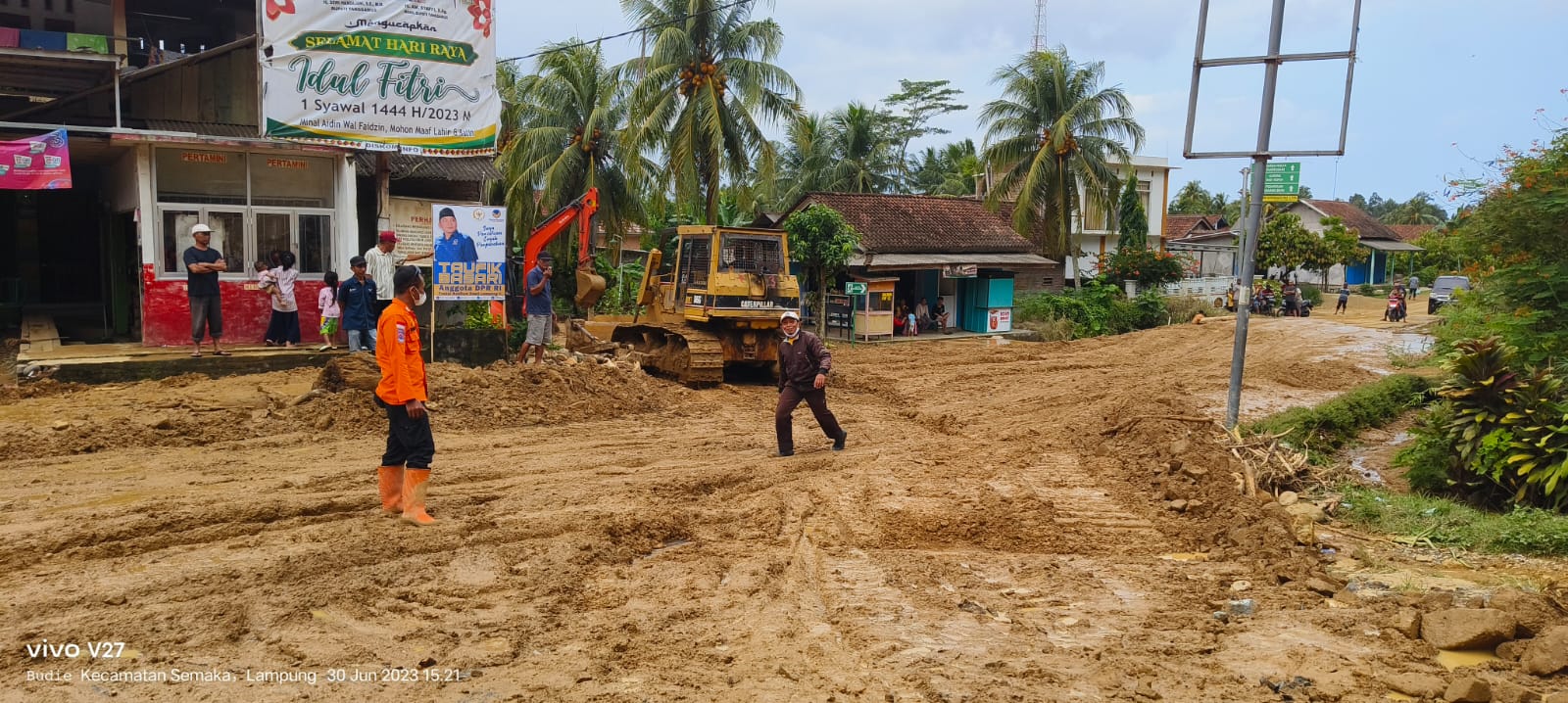 Banjir Bandang Di Kecamatan Semaka  Tanggamus Lampung. Ini Penyebabnya.