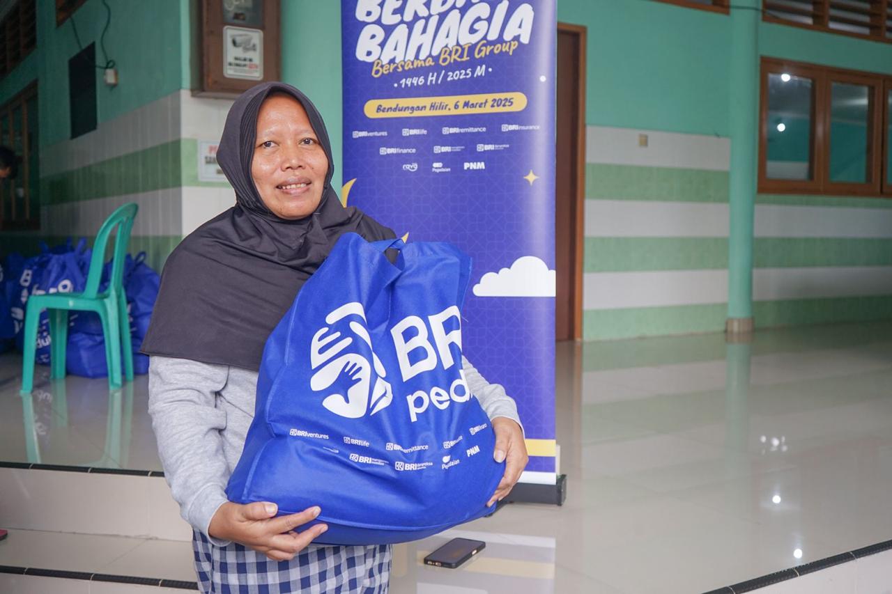 Aksi Nyata di Bulan Ramadan, BRI Group Bagikan 100.000 Paket Sembako