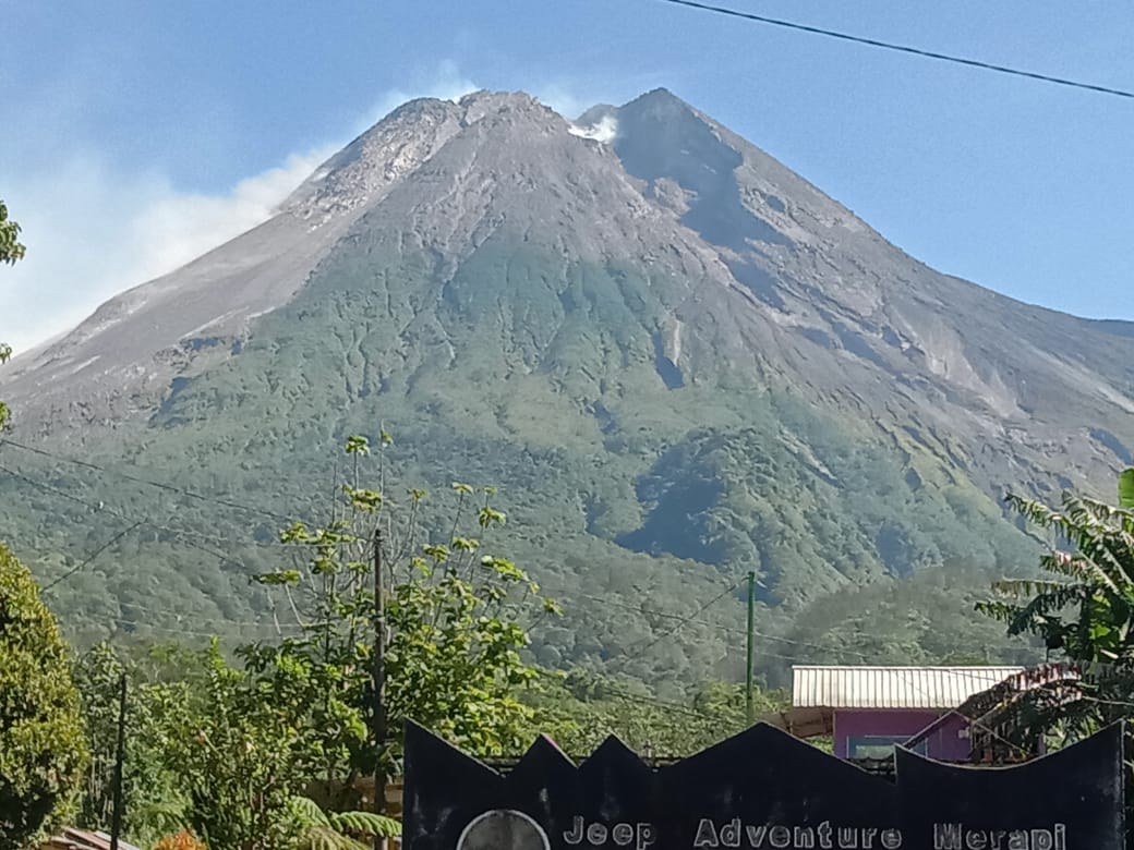 Sepekan, Gunung Merapi Luncurkan Guguran Lava sebanyak 144 Kali