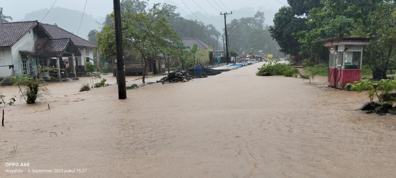Banjir dan Tanah Longsor di Kelumbayan, 4 Pekon Terisolir Ratusan Rumah Terdampak 