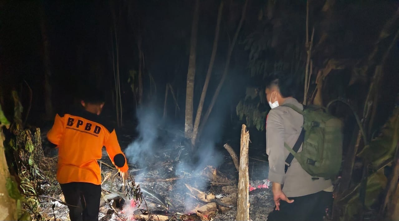 Kebakaran Lahan Perkebunan di Cukuh Balak Meluas hingga Satu Hektare