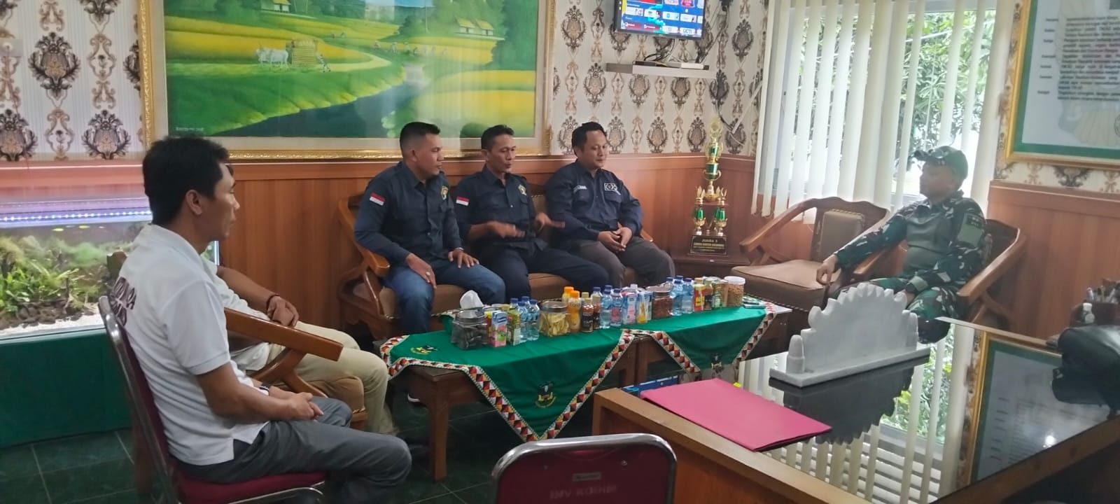 Terima Kunjungan PWI Tanggamus Dandim Ajak Jaga Kelestarian Hutan