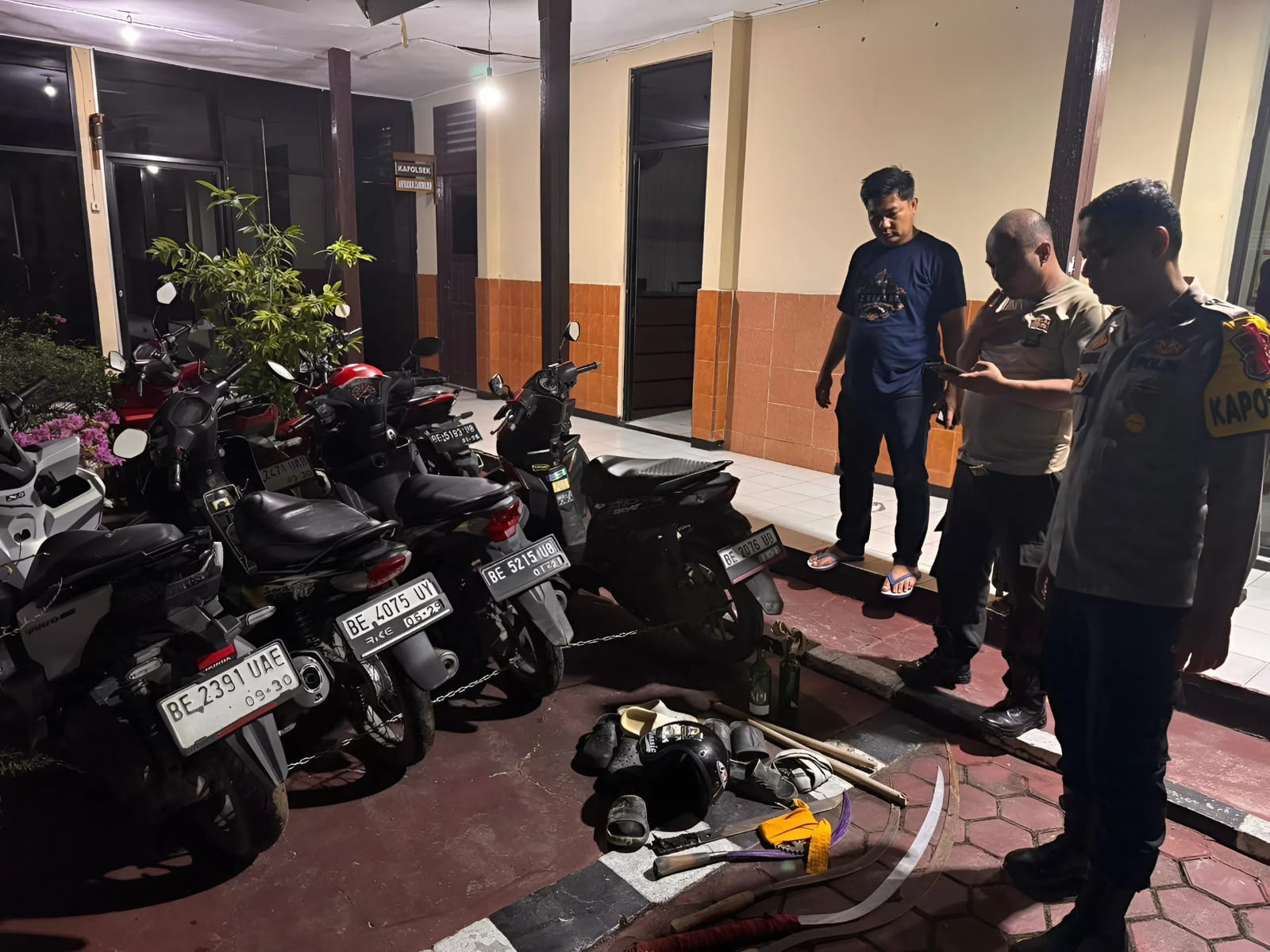 Polisi Gagalkan Aksi Tawuran di Jalinbar Pringsewu, Celurit hingga Molotov Diamankan