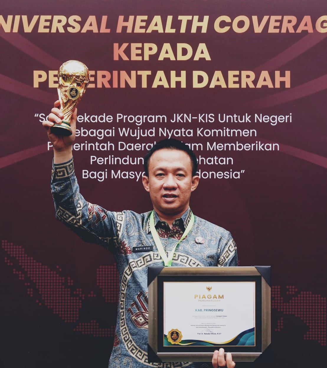 Pemkab Pringsewu Terima Penghargaan Universal Health Coverage 2024