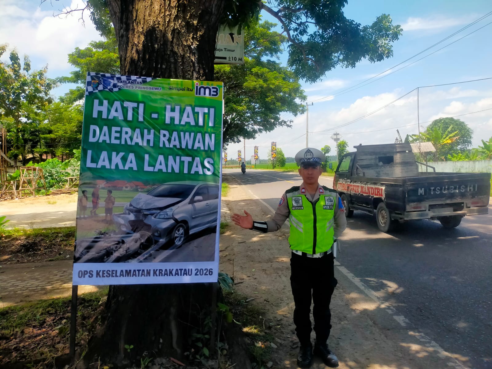 Bukan Iklan, Banner Imbauan di Pringsewu Ini Bikin Pengendara Auto Waspada