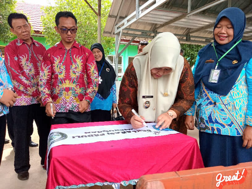 Umi Laila Apresiasi Pembelajaran Berbasis Lingkungan di SMAN 2 Pringsewu 