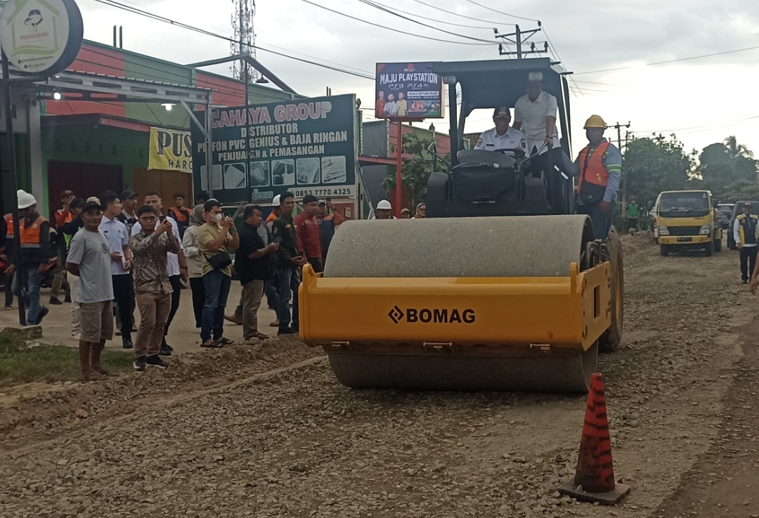 Jalan Pringsewu-Kalirejo dan Pardasuka Mulai di Bangun