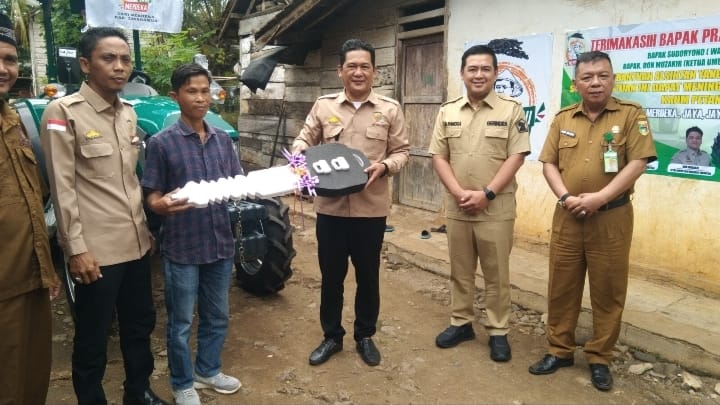 Dukung Sektor Pertanian DPD Tani  Merdeka Salurkan Bantuan Alsintan 