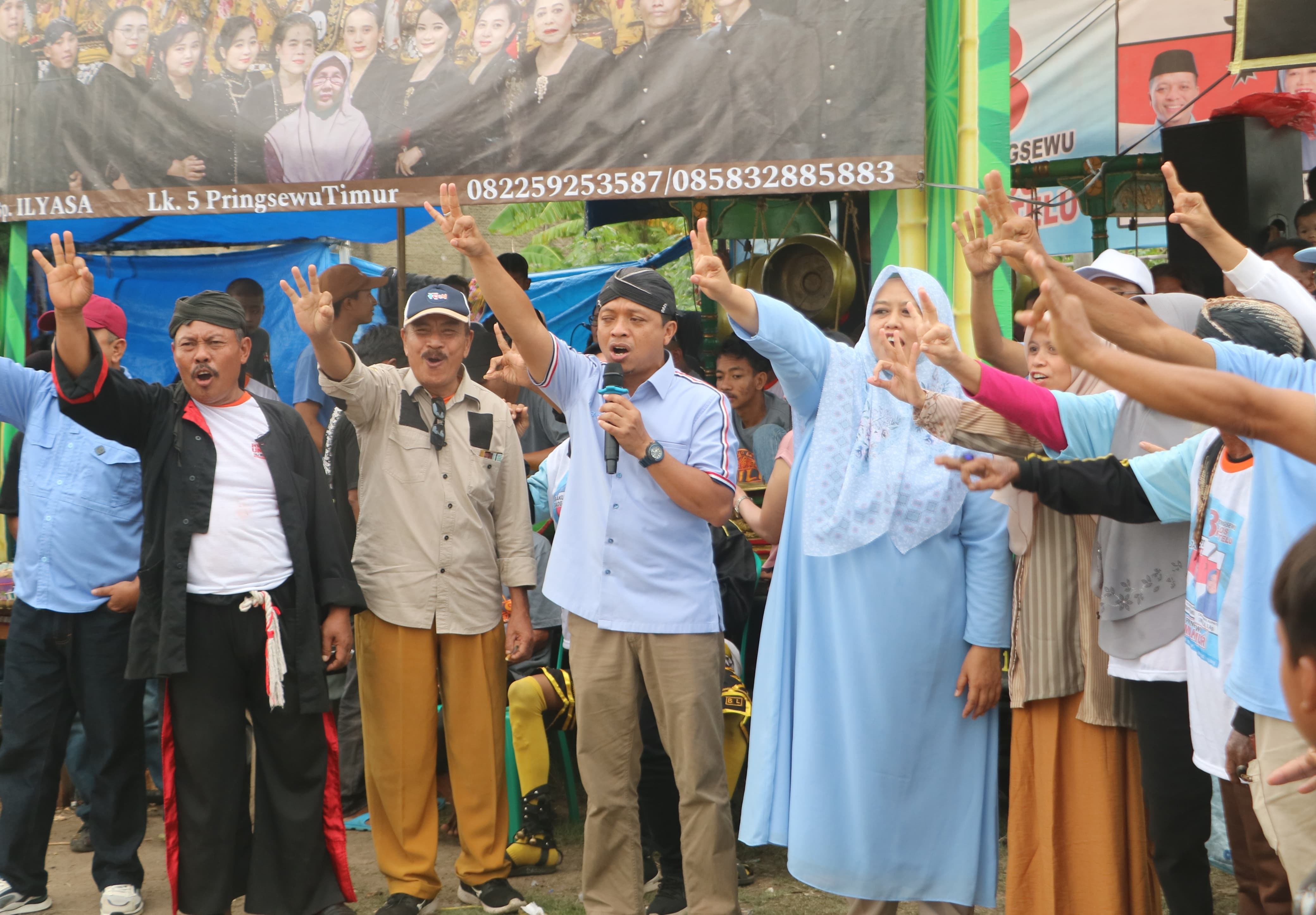 Paslon  Riyanto - Umi Siap Kembangkan Pelestarian Budaya Kuda Lumping di Pringsewu