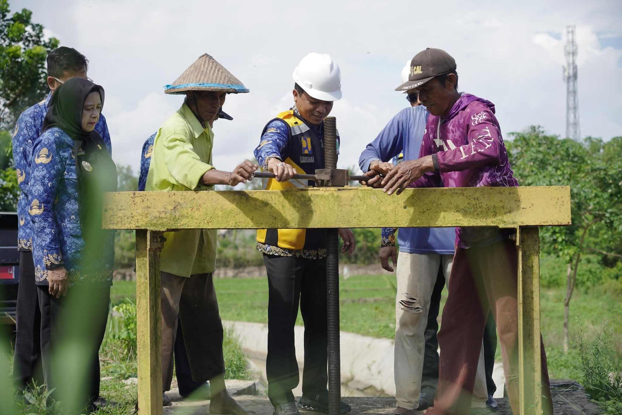 Bupati Pringsewu Tinjau Perbaikan Bendungan Widara Payung Way Semah Podomoro
