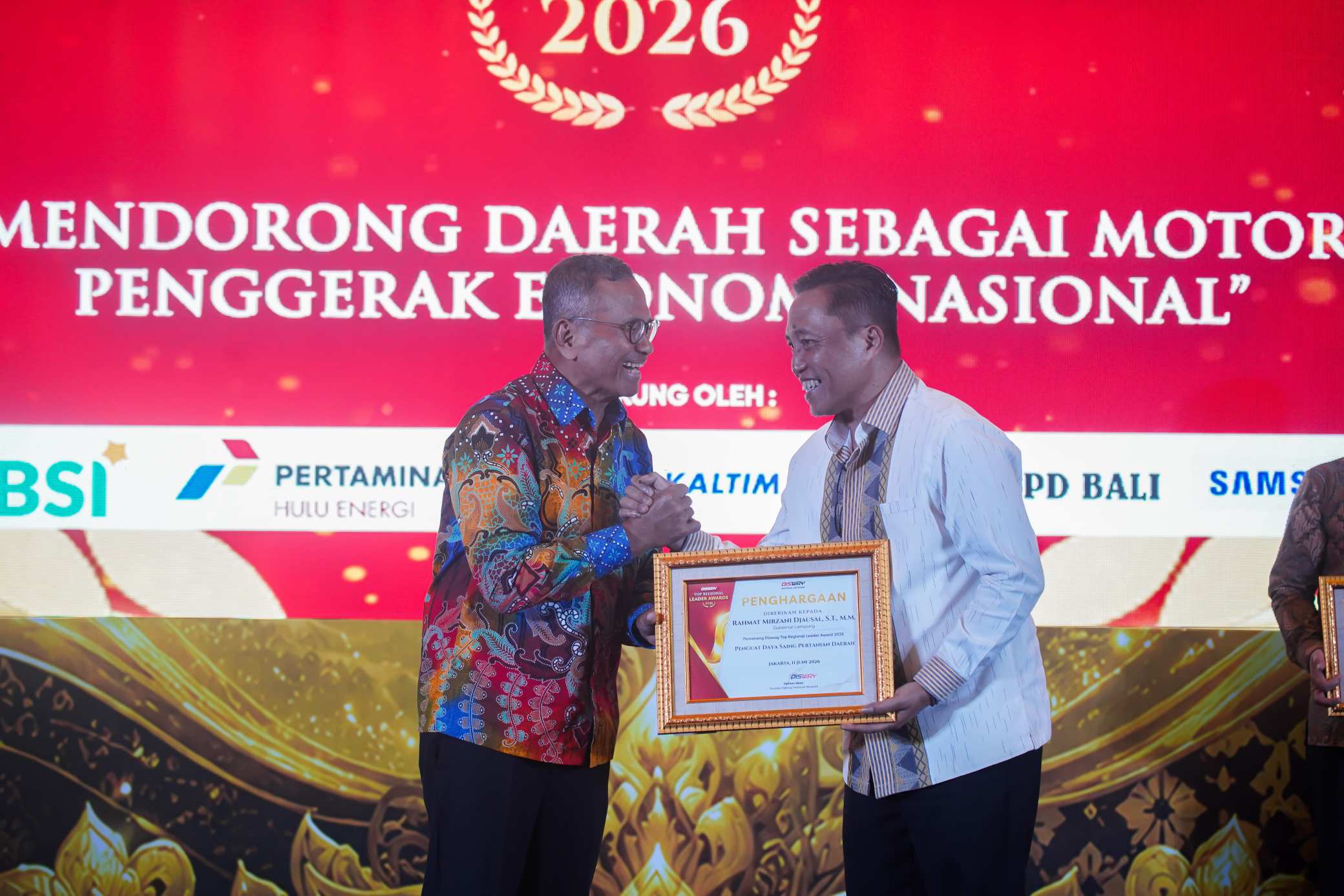 Gubernur Mirza Raih Penghargaan Nasional Top Regional Leader Awards 2026