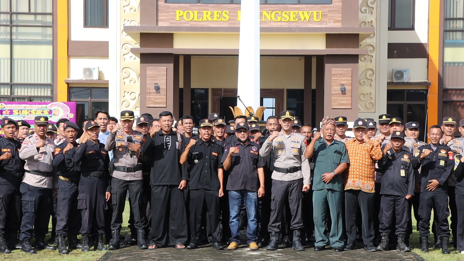 Warga Pringsewu Berikrar Komitmen Jaga Ketertiban