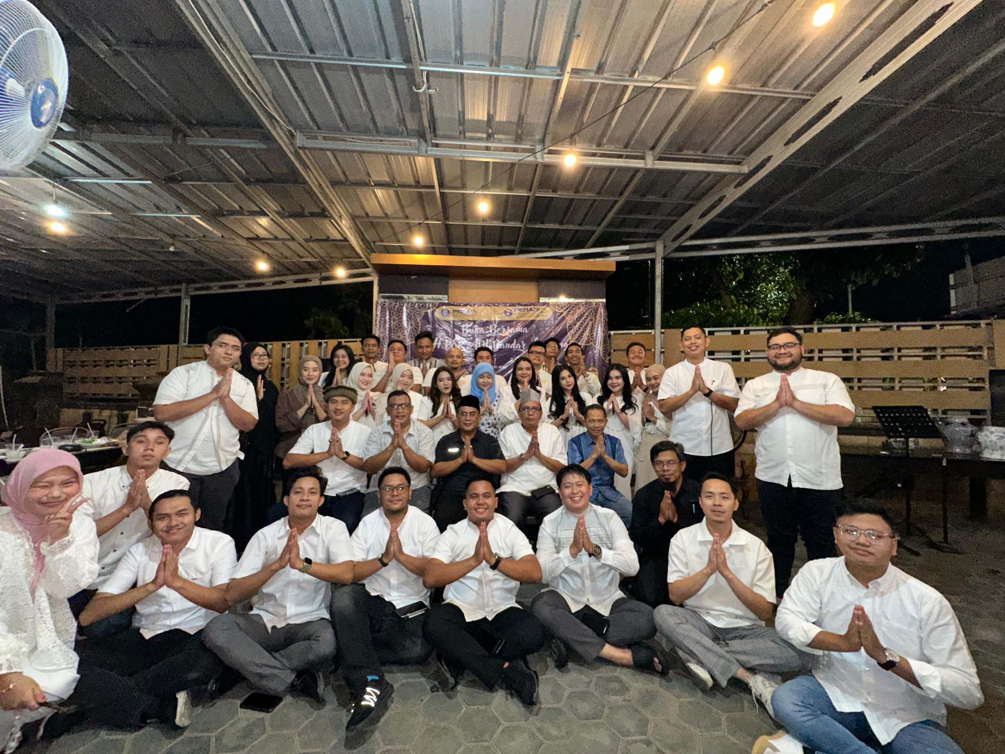 Buka Puasa Bersama Pererat Solidaritas PBH PERADI Bandar Lampung