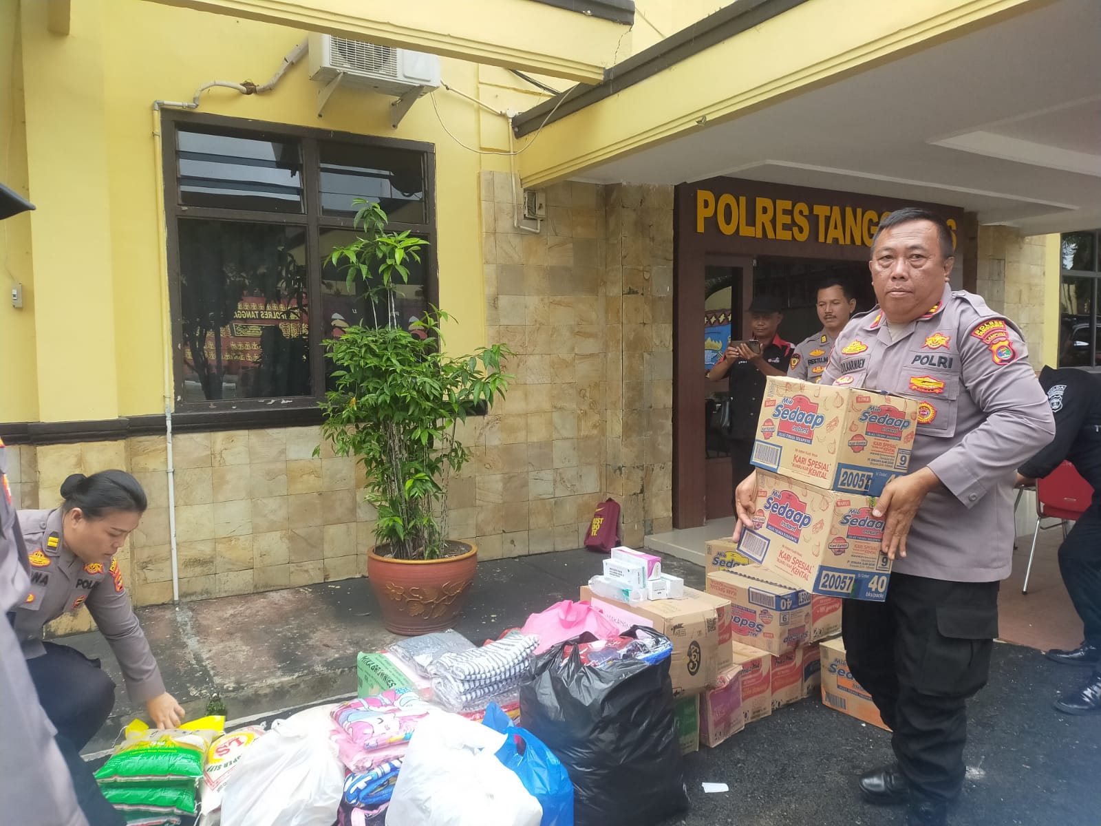 Polres Tanggamus Kirim Bantuan Bagi Korban Bencana di Provinsi Sumut, Aceh dan Sumbar 