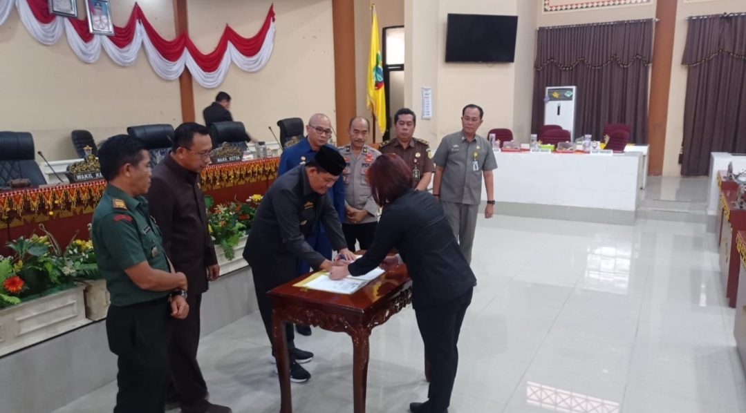 DPRD dan Pemkab Tanggamus Tandatangani MoU KUPA-PPAS APBD P Tahun 2023