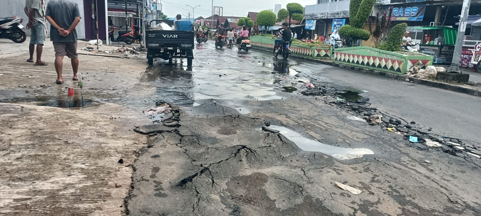 Jalan Merdeka di Kota Agung Rusak Parah, Butuh Perhatian Pemda