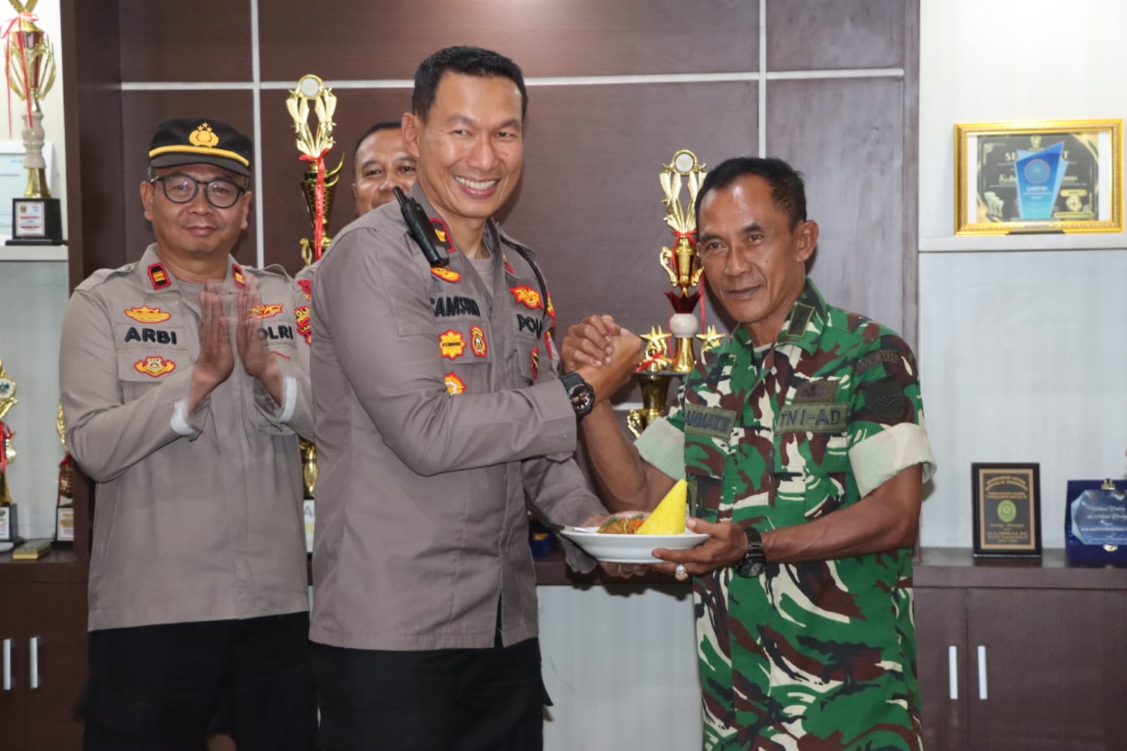 HUT ke-81 TNI, Polres Pringsewu dan Kodim 0424 Perkuat Soliditas