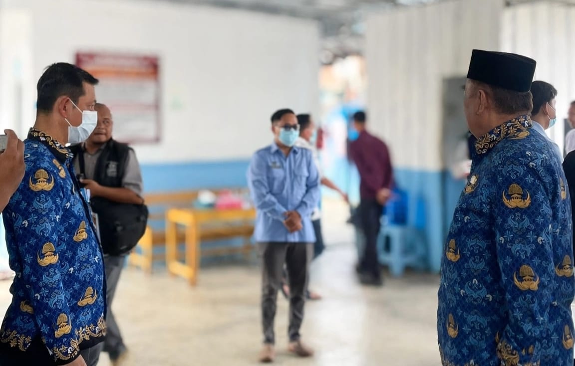 Bupati Tanggamus Tinjau Sekolah dan SPPG Pariaman Usai 48 Siswa Diduga Keracunan MBG