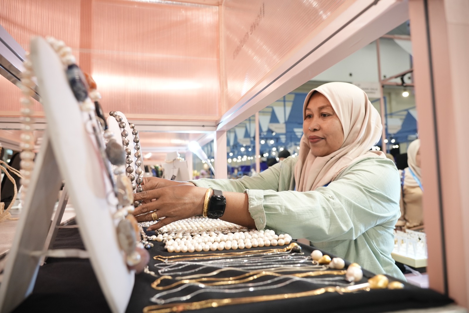 Melalui Pemberdayaan BRI, Pengusaha UMKM Aksesoris Fashion Ini Bisa Tembus Pasar Internasional