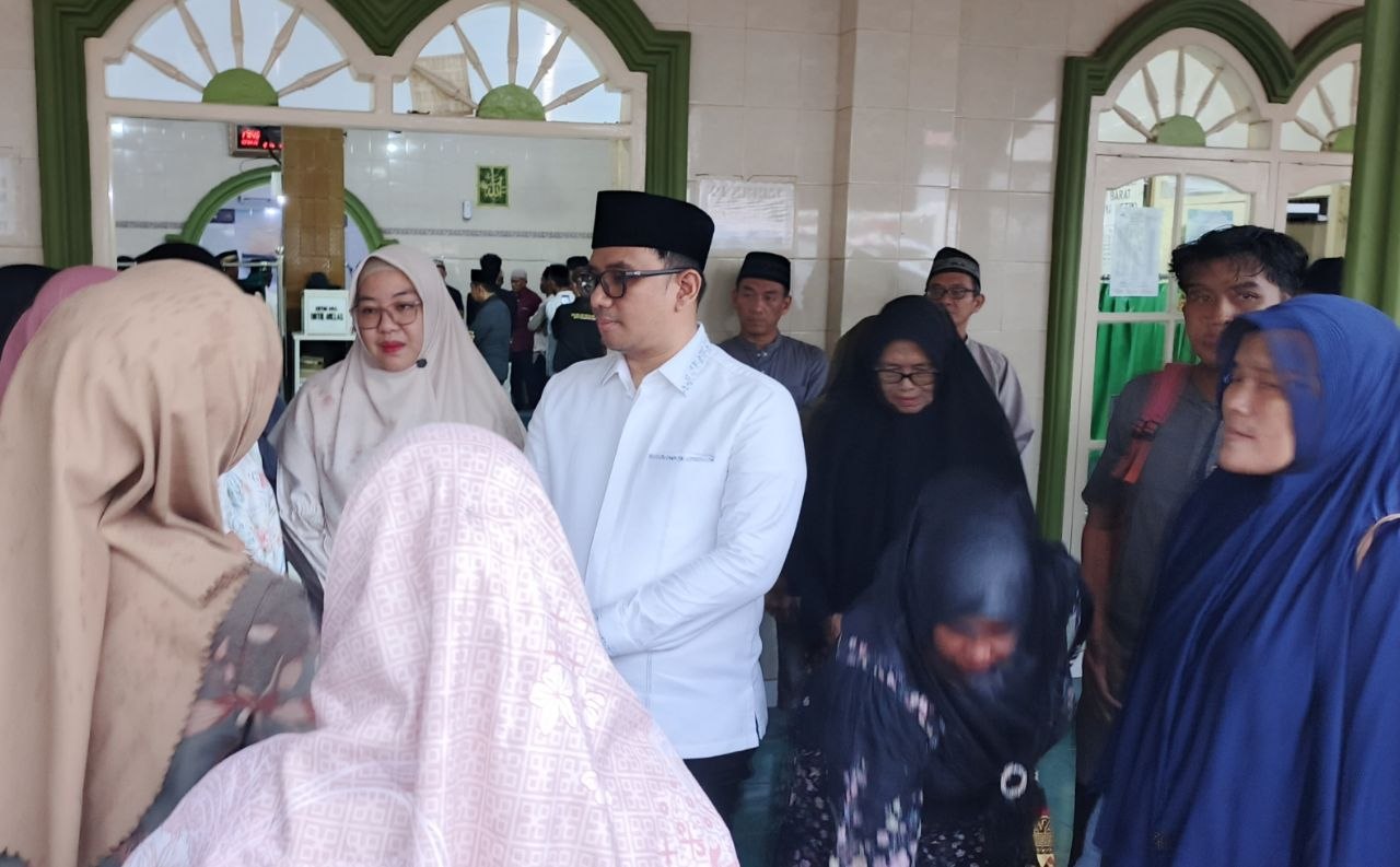 Wawalkot Metro Salatkan Jenazah Hafizah Al-Qur’an Korban Banjir Wira Garden