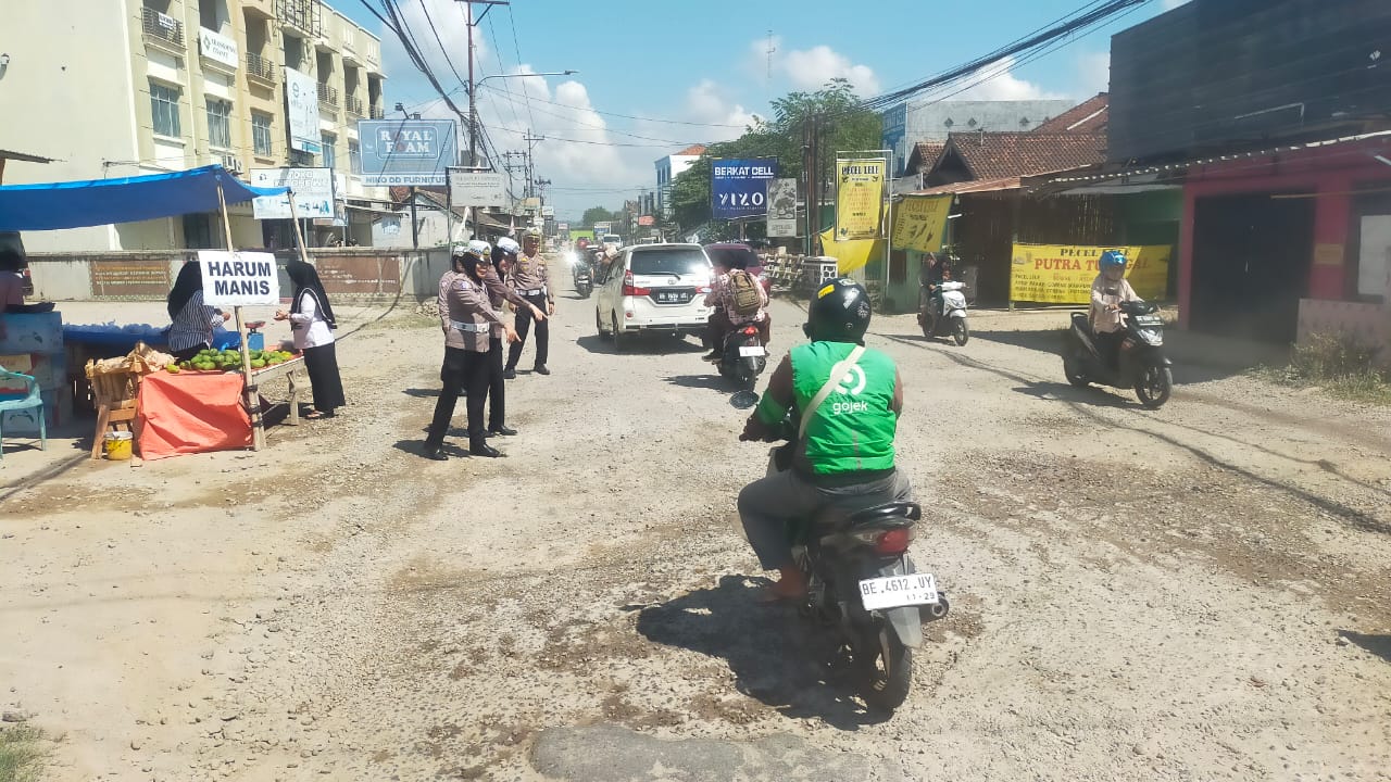 Jelang Nataru Jalan di Pringsewu Masih Banyak Berlobang dan Bergelombang 