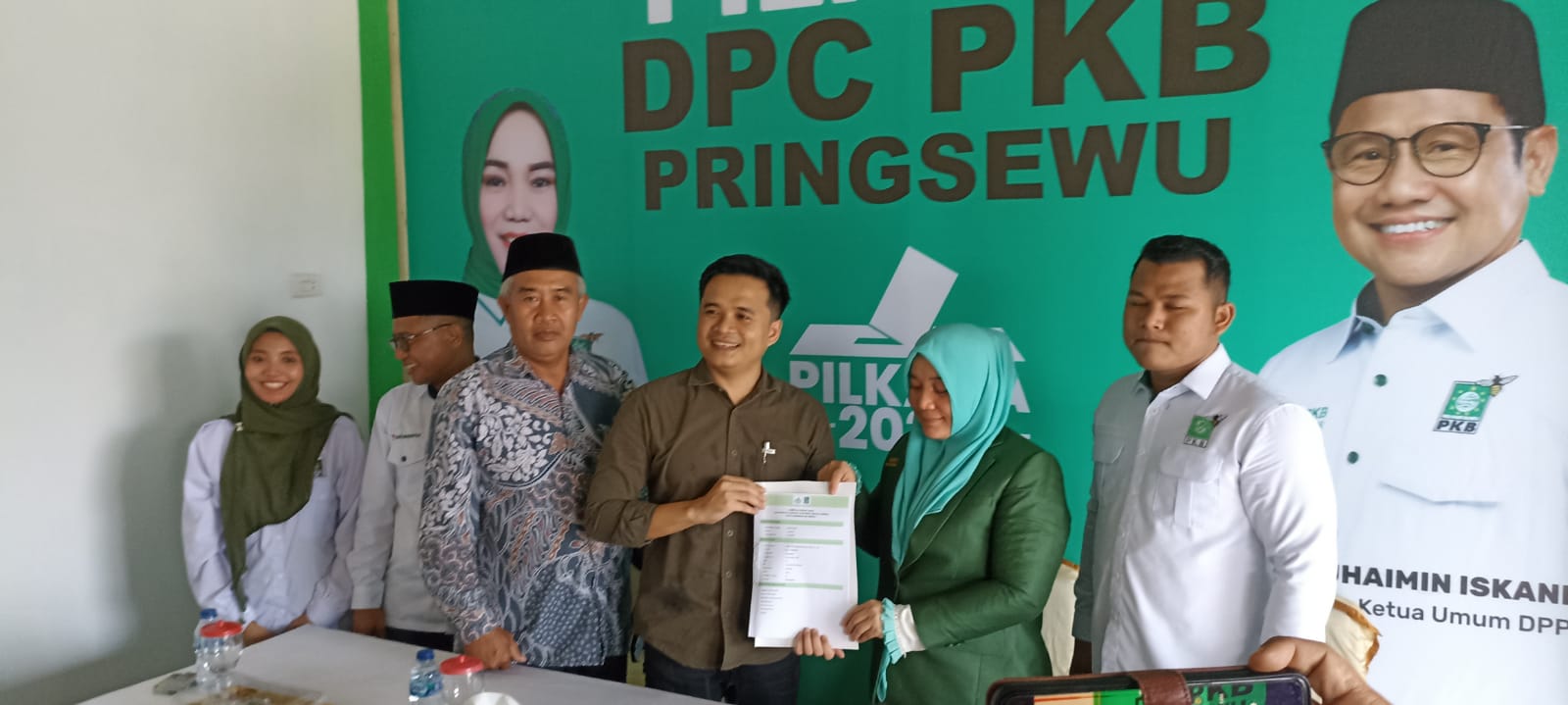 Ketua HIPMI Pringsewu Kembalikan Berkas Bacalonwabup di DPC PKB Pringsewu