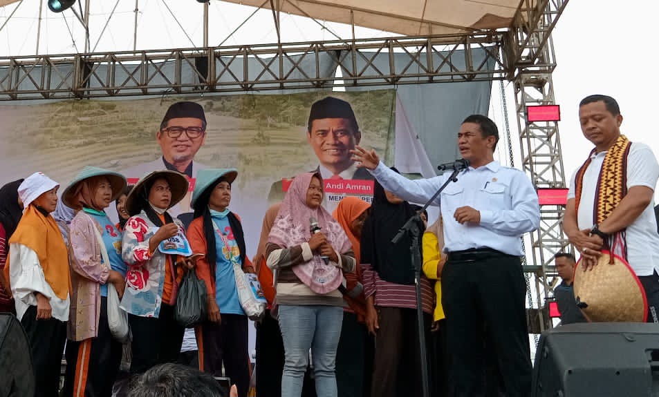 Mentan Amran Hadiri Pesta Rakyat Petani di Pringsewu, Soroti Irigasi dan Harga Singkong