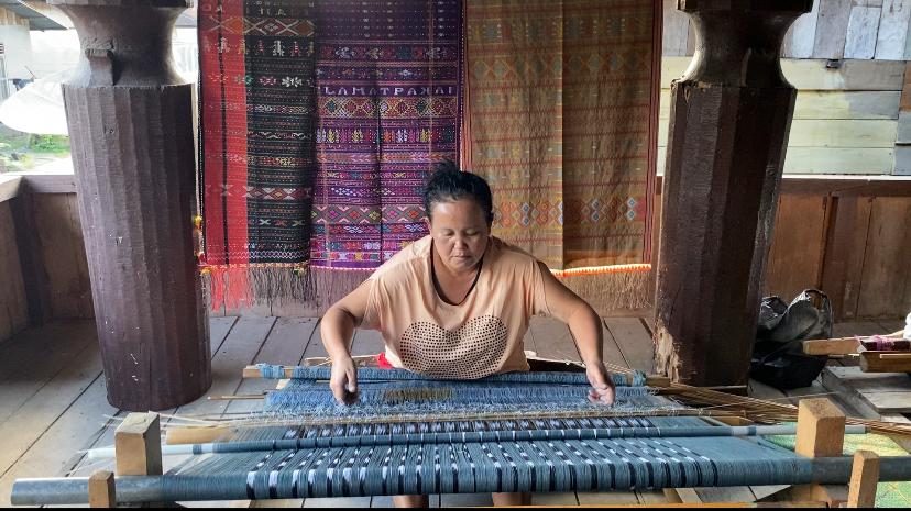 Berkat Program Klasterkuhidupku BRI, Usaha Tenun Ulos Ini Sukses Bangkit dan Berdayakan Kaum Wanita 