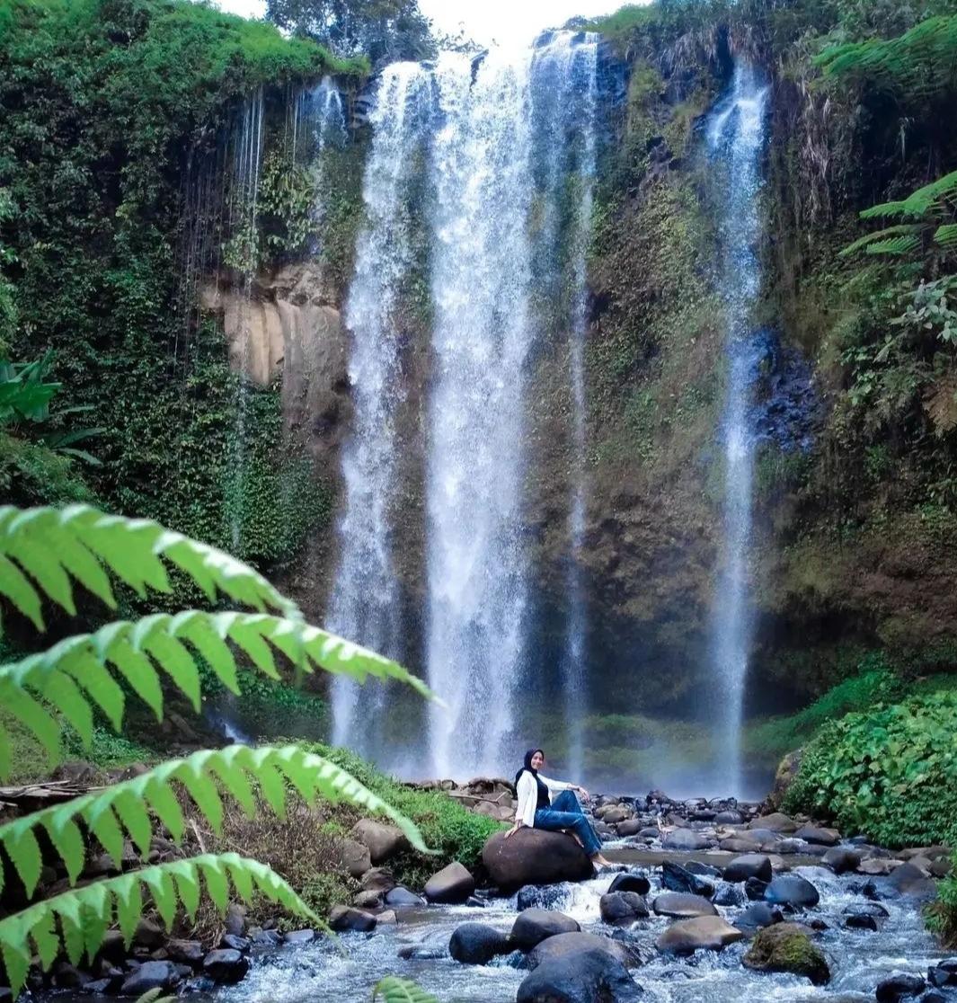 Air Terjun Tirai,Air Terjun Unik Nan Menawan di Kabupaten Tanggamus 