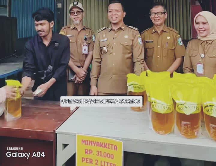 Bupati Pringsewu Tinjau Operasi Pasar Minyak Goreng