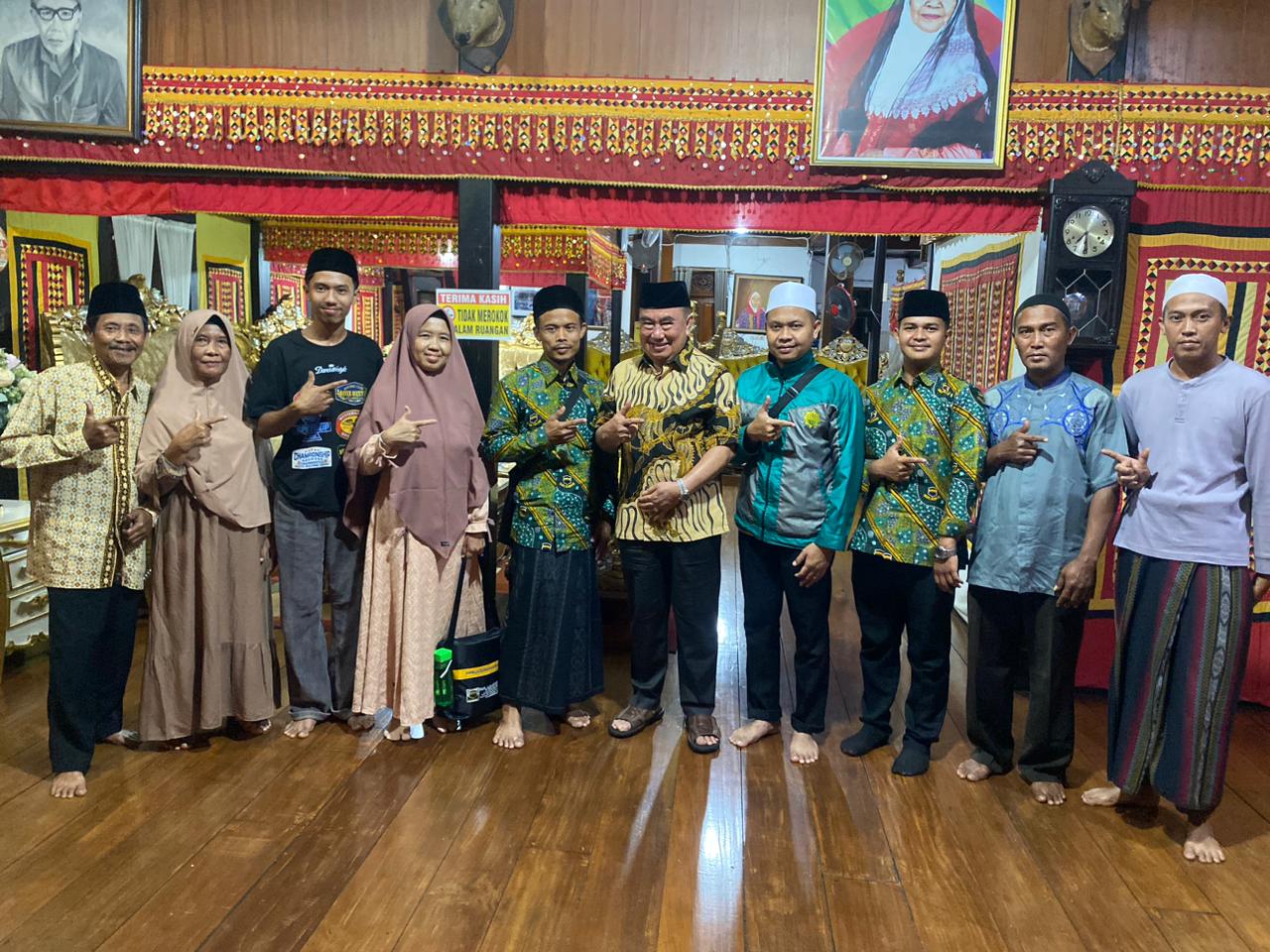 Bupati Tanggamus Saleh Asnawi Lepas Jamaah Umroh Pemenang Tanggamus Color Run 2025