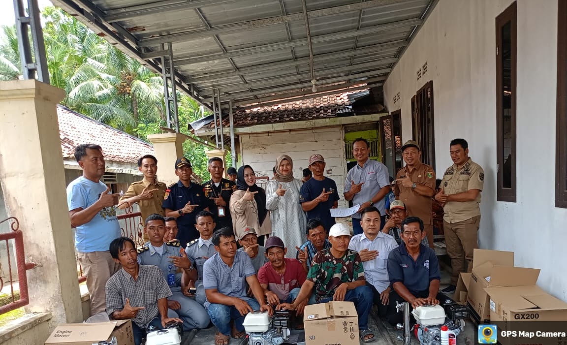 Nelayan di Kecamatan Kelumbayan Tanggamus Terima Bantuan Dari KKP