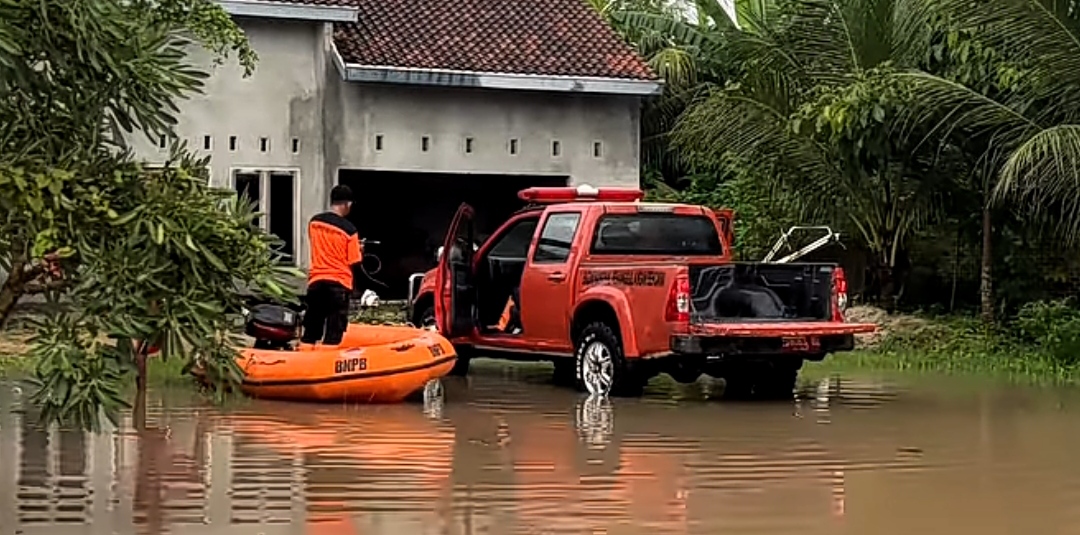 Waspada Sungai Way Tebu dan Way Bulok  Meluap, Puluhan Rumah Warga di Pringsewu Terendam Banjir