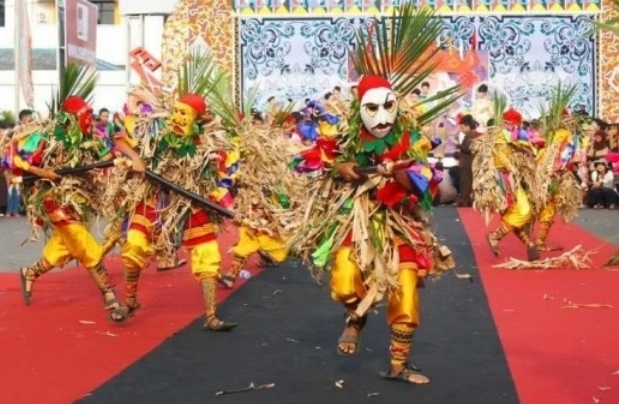 6 Seni Tari Khas Provinsi Lampung.  Serta Maknanya