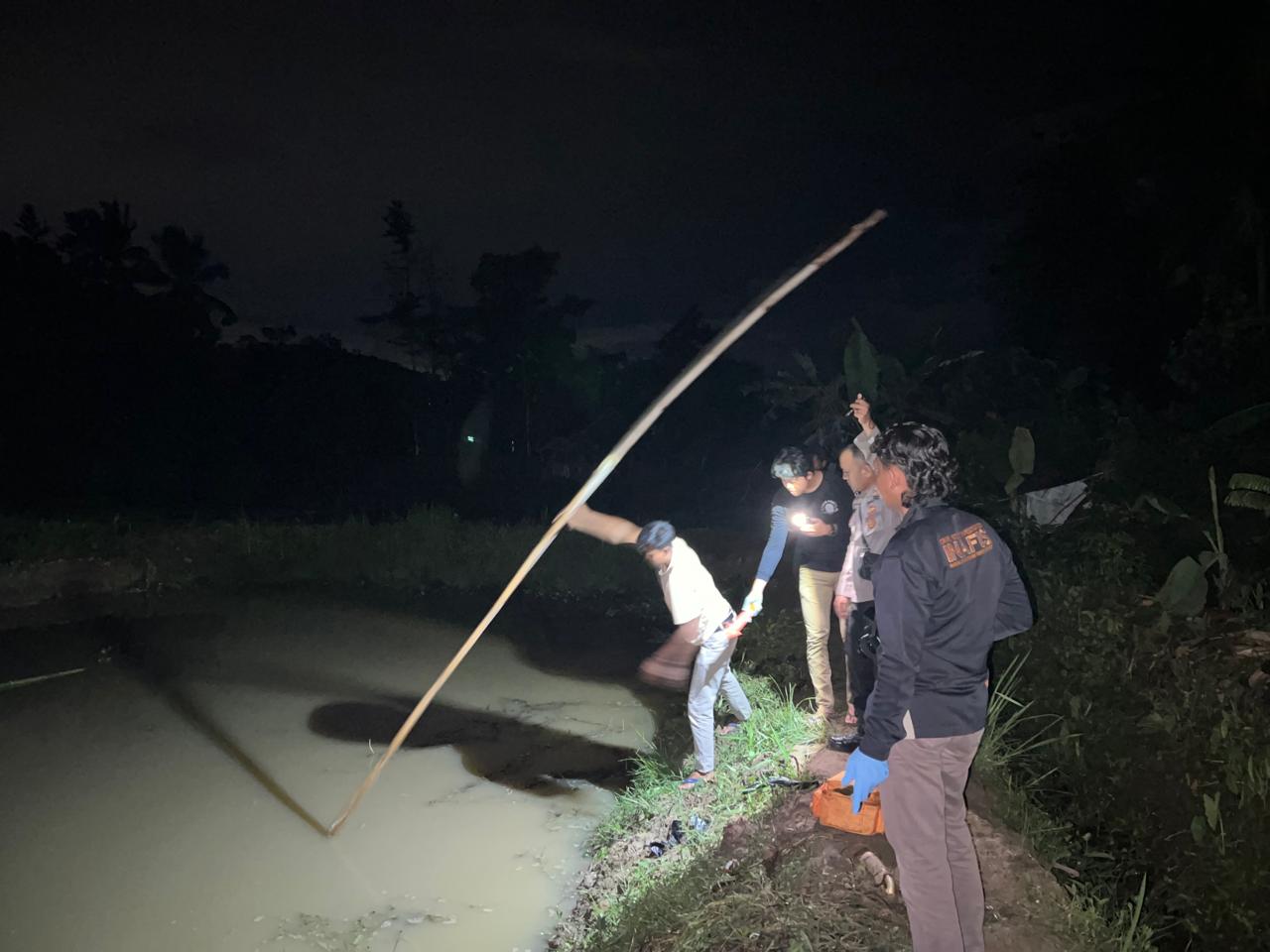 Seorang petani di Pringsewu Ditemukan Tewas Tenggelam di Kolam Ikan Miliknya Sendiri